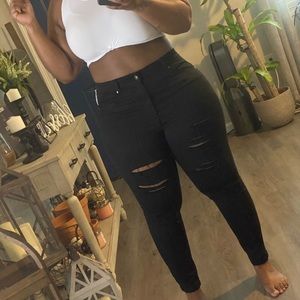 NWT Ripped Skinny Jeans